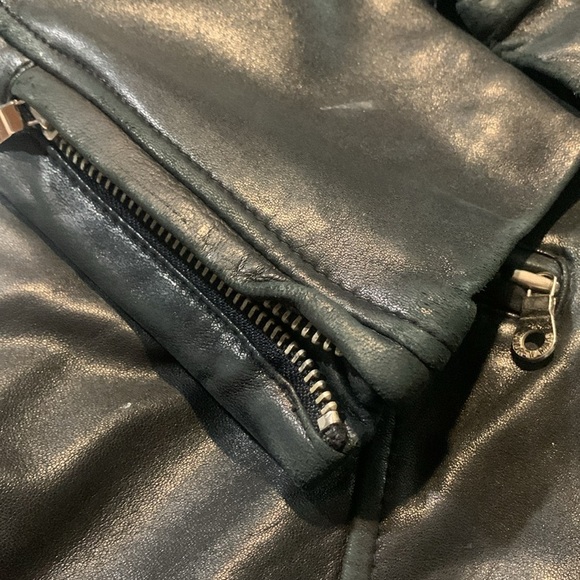 Andrew Marc women’s vintage leather jacket. Size petite medium. Black - Picture 8 of 12